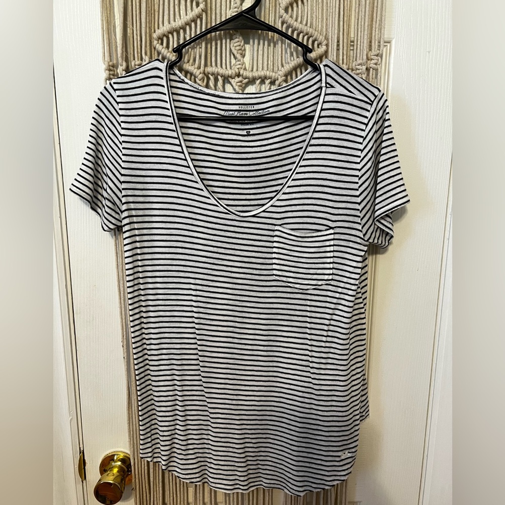 Hollister V-Neck Pocket T-Shirt